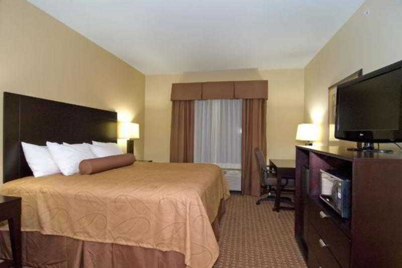 Best Western Bastrop Pines Inn Exteriör bild