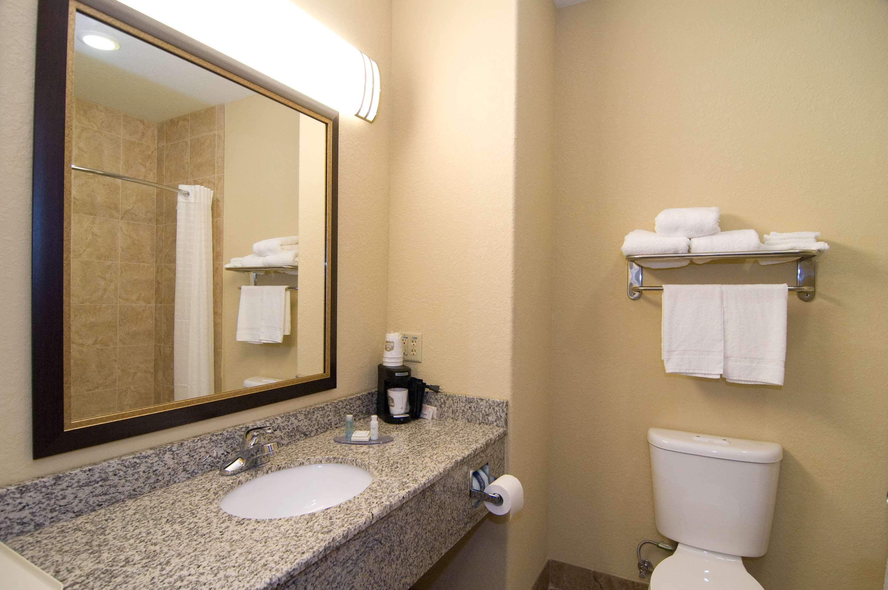 Best Western Bastrop Pines Inn Rum bild