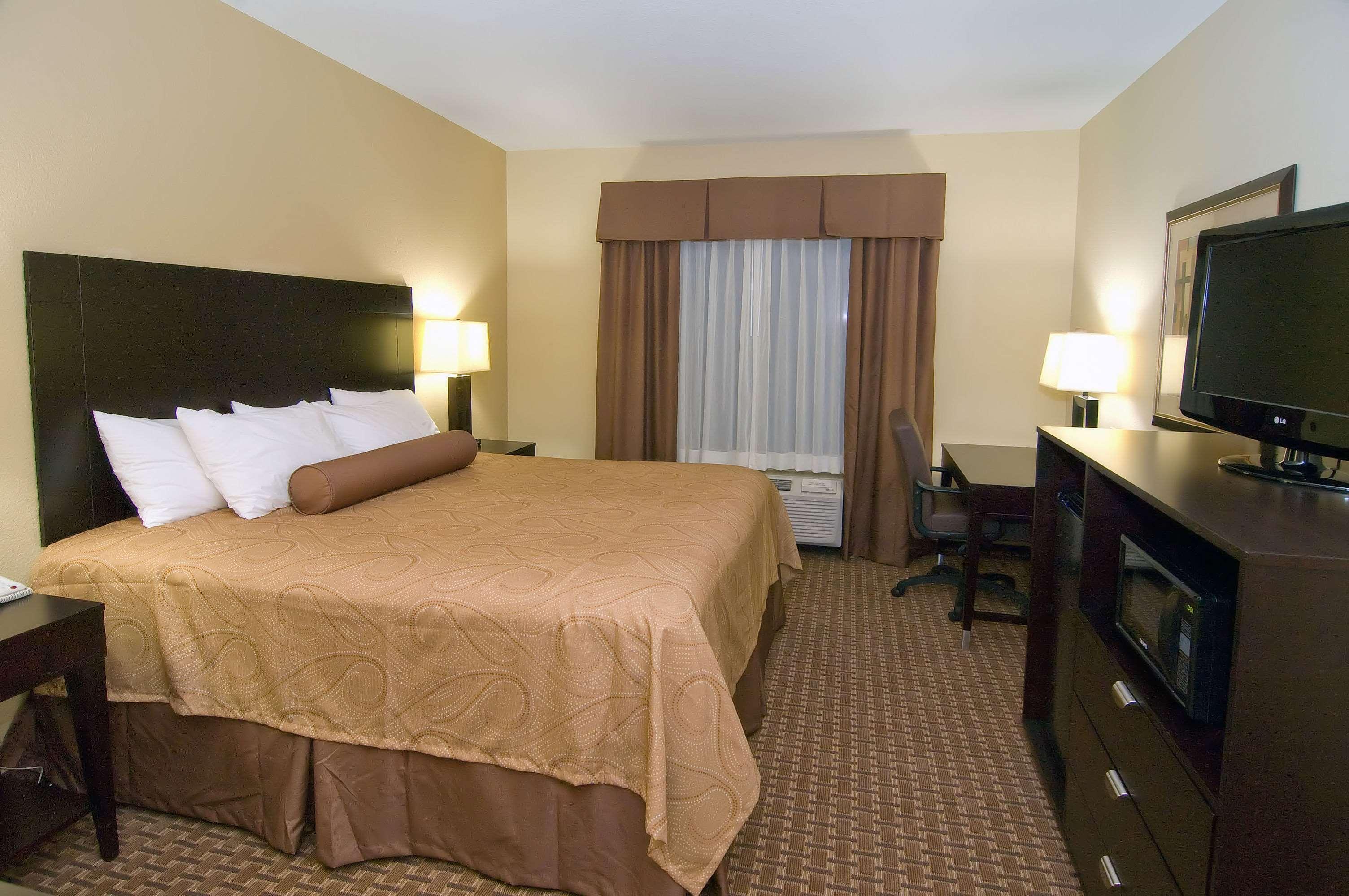 Best Western Bastrop Pines Inn Rum bild