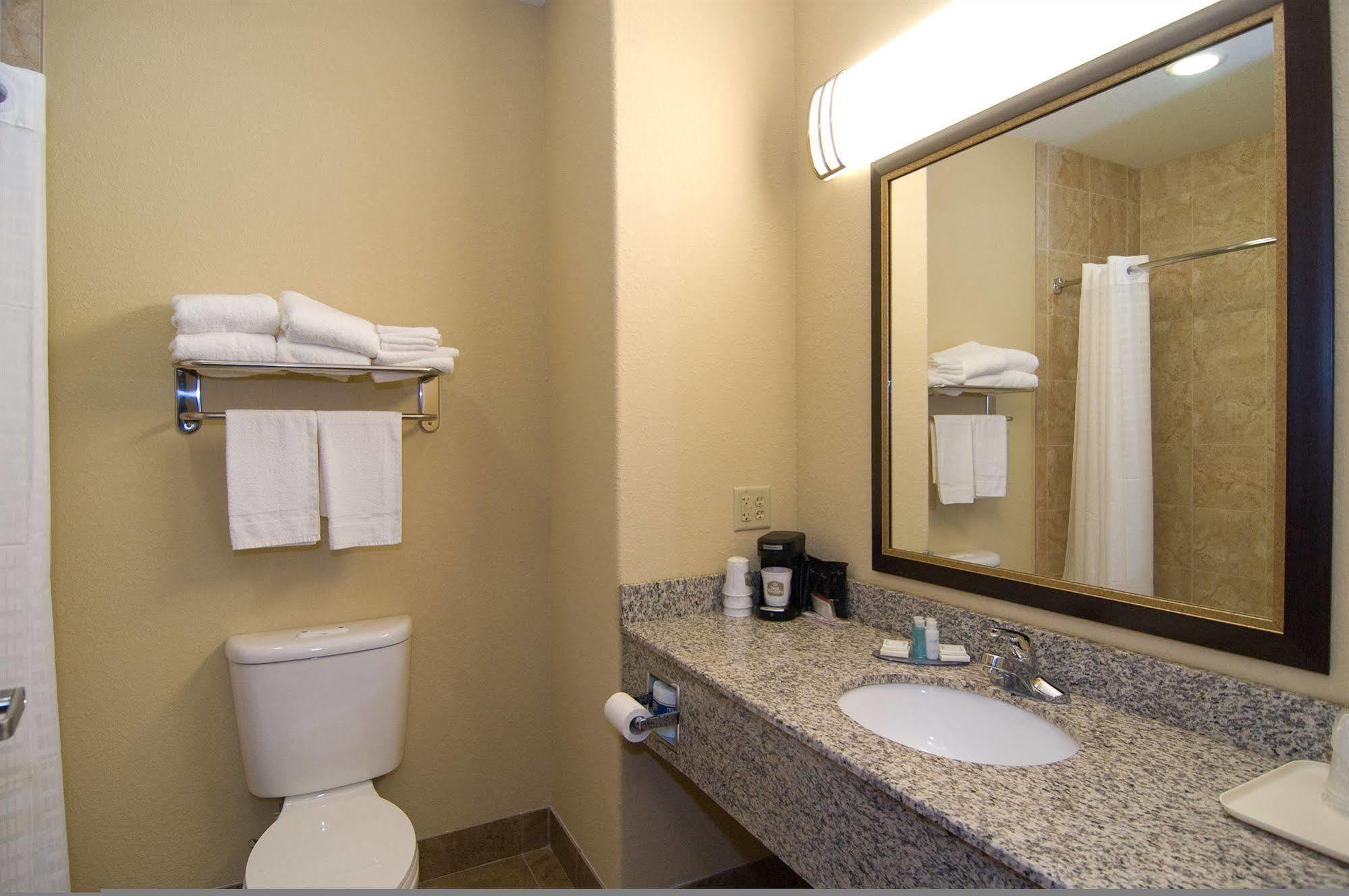 Best Western Bastrop Pines Inn Exteriör bild